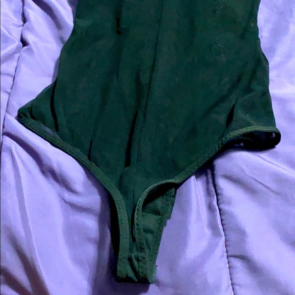 Lingerie - Picture 4 of 5